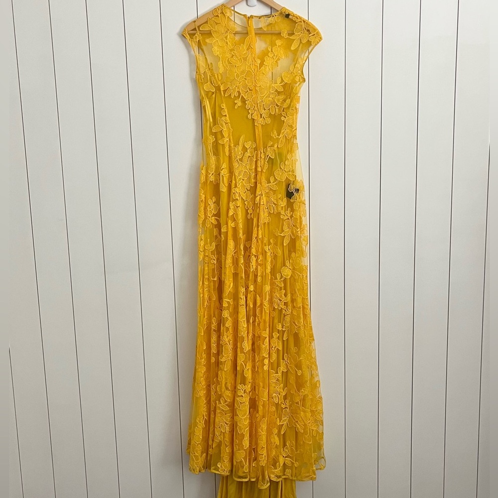 Carolina Herrera Runway Yellow Floral Eyelet Gown - Picture 4 of 5